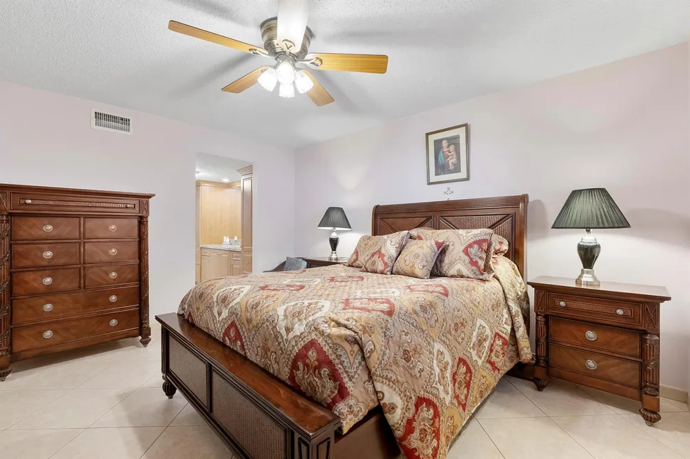 4270 NW 40th Street #205 Lauderdale Lakes, FL 33319
