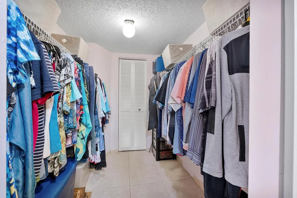 4270 NW 40th Street #205 Lauderdale Lakes, FL 33319