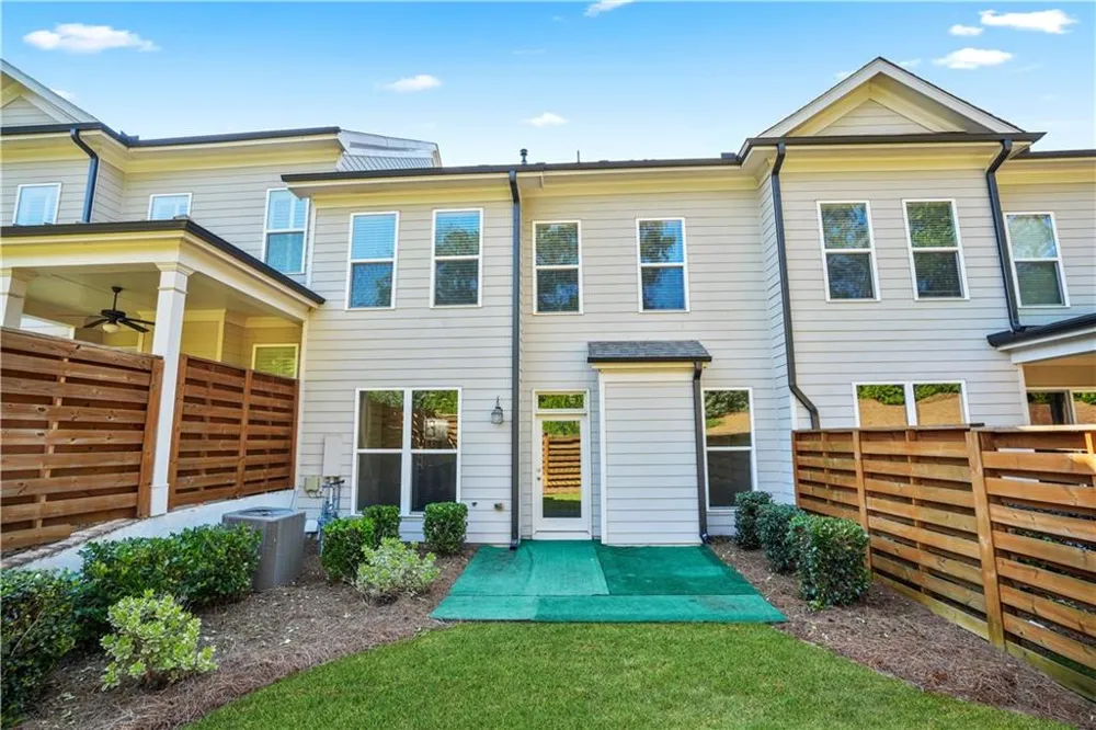 1011 Towneship Way Roswell, GA 30075