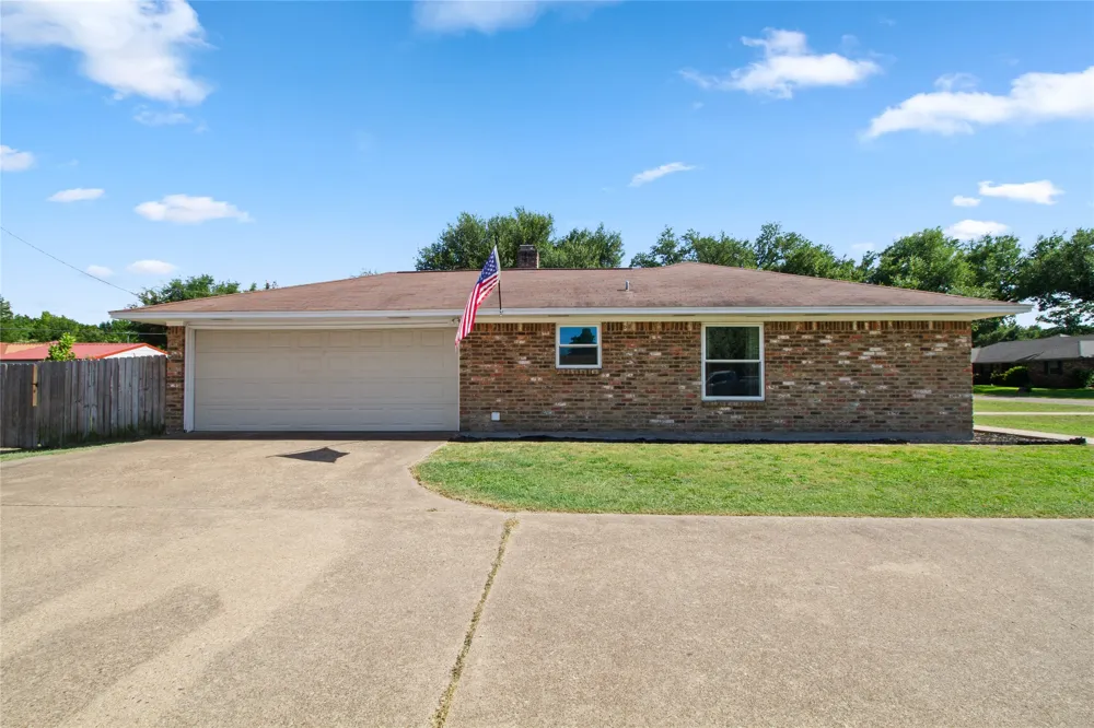 8 Circle Drive Teague, TX 75860