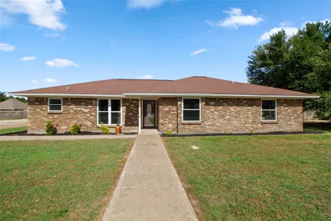 8 Circle Drive