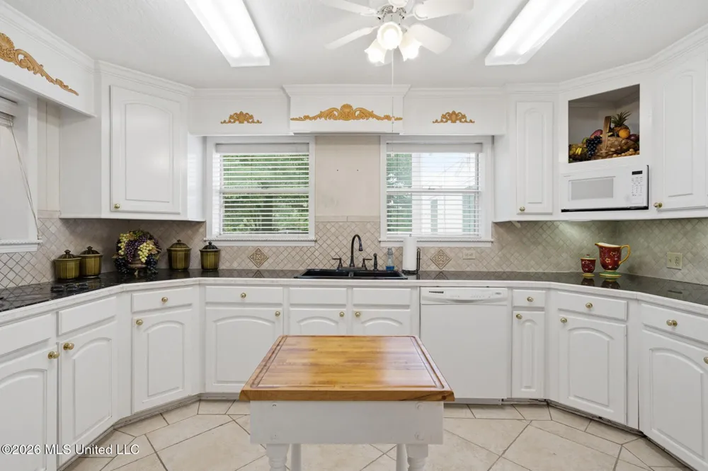 84 Lynn Ray Road Petal, MS 39465