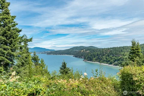 4053 Edith Point Road