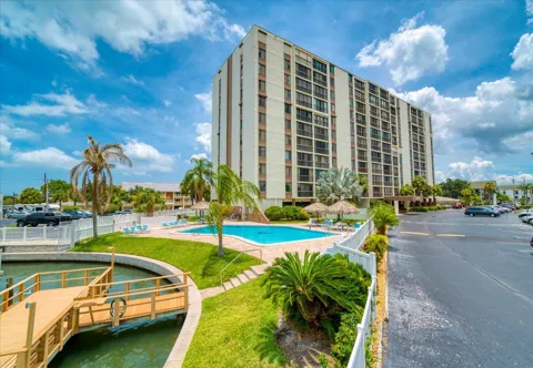 255 DOLPHIN POINT #307