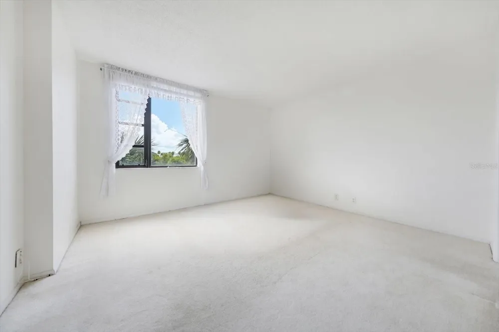 255 DOLPHIN POINT #307 Clearwater Beach, FL 33767