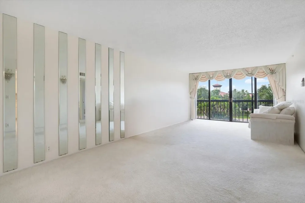 255 DOLPHIN POINT #307 Clearwater Beach, FL 33767
