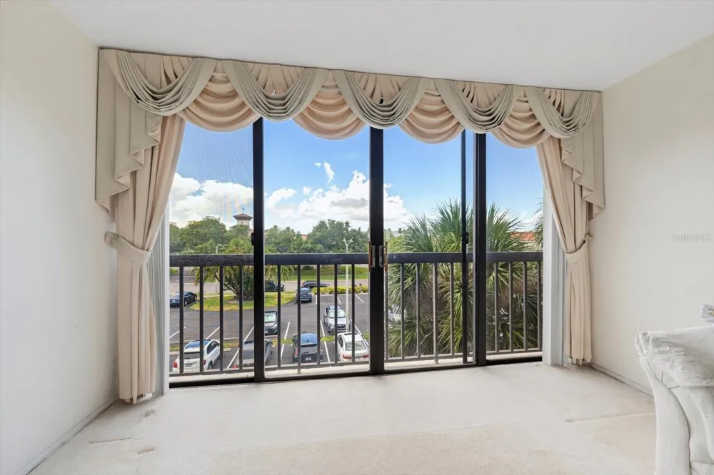 255 DOLPHIN POINT #307 Clearwater Beach, FL 33767