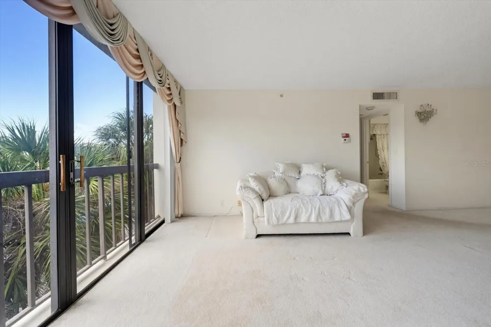 255 DOLPHIN POINT #307 Clearwater Beach, FL 33767