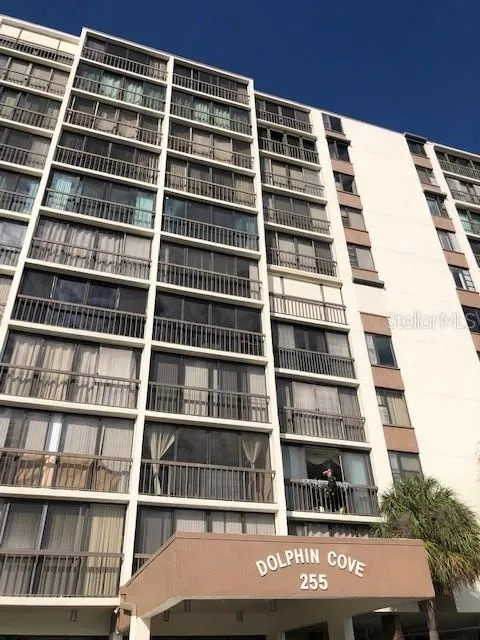 255 DOLPHIN POINT #307 Clearwater Beach, FL 33767