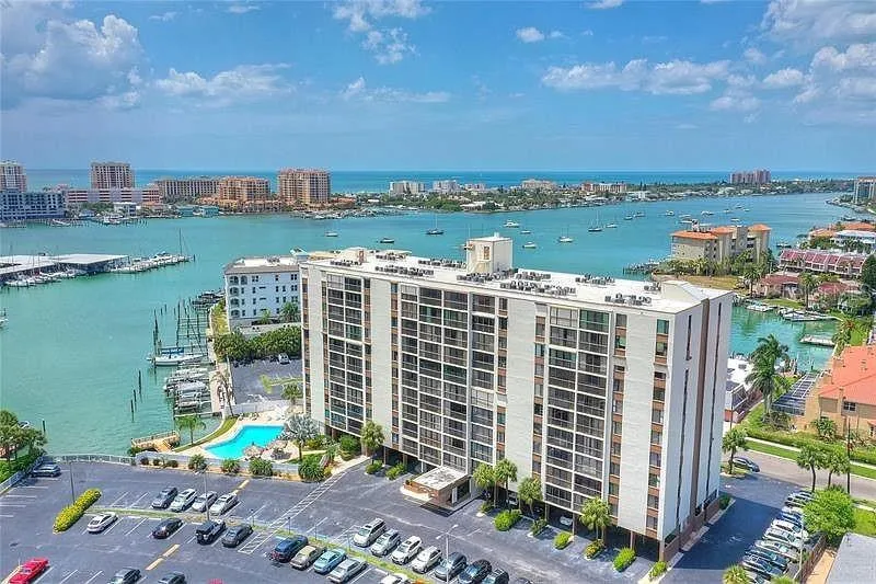 255 DOLPHIN POINT #307 Clearwater Beach, FL 33767