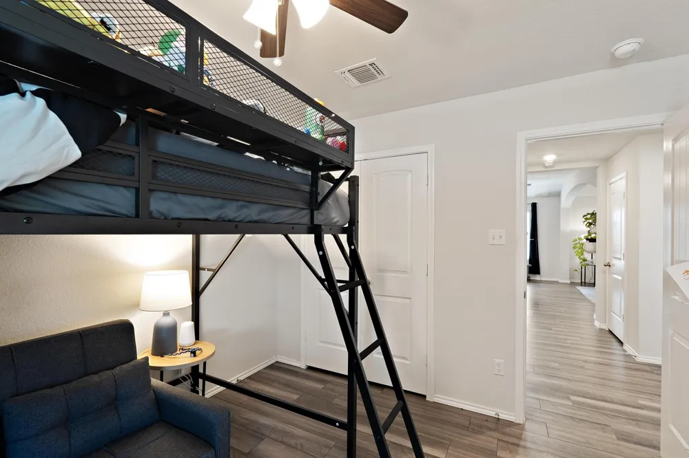 112 Pivot Drive Taylor, TX 76574