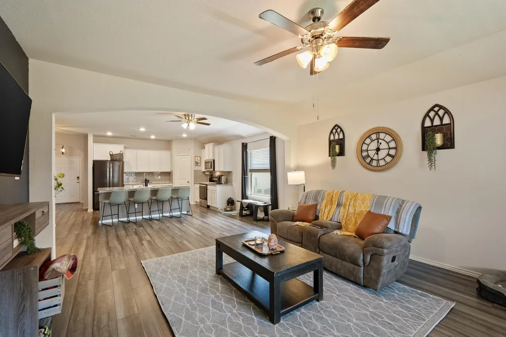 112 Pivot Drive Taylor, TX 76574