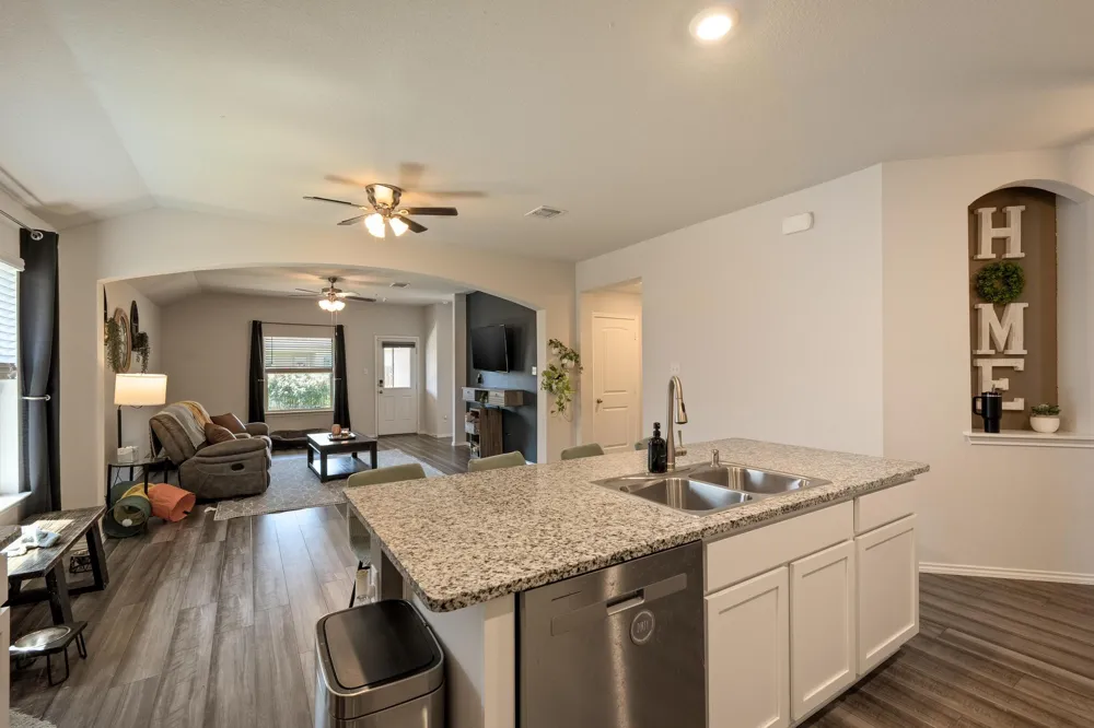112 Pivot Drive Taylor, TX 76574