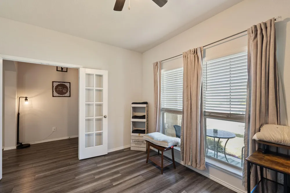 112 Pivot Drive Taylor, TX 76574