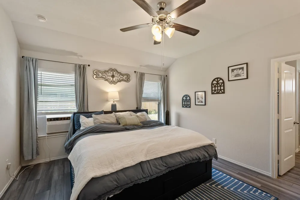 112 Pivot Drive Taylor, TX 76574