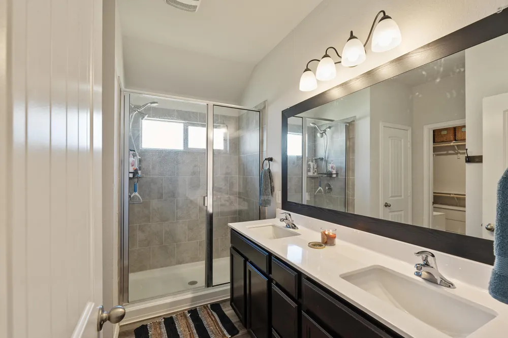 112 Pivot Drive Taylor, TX 76574