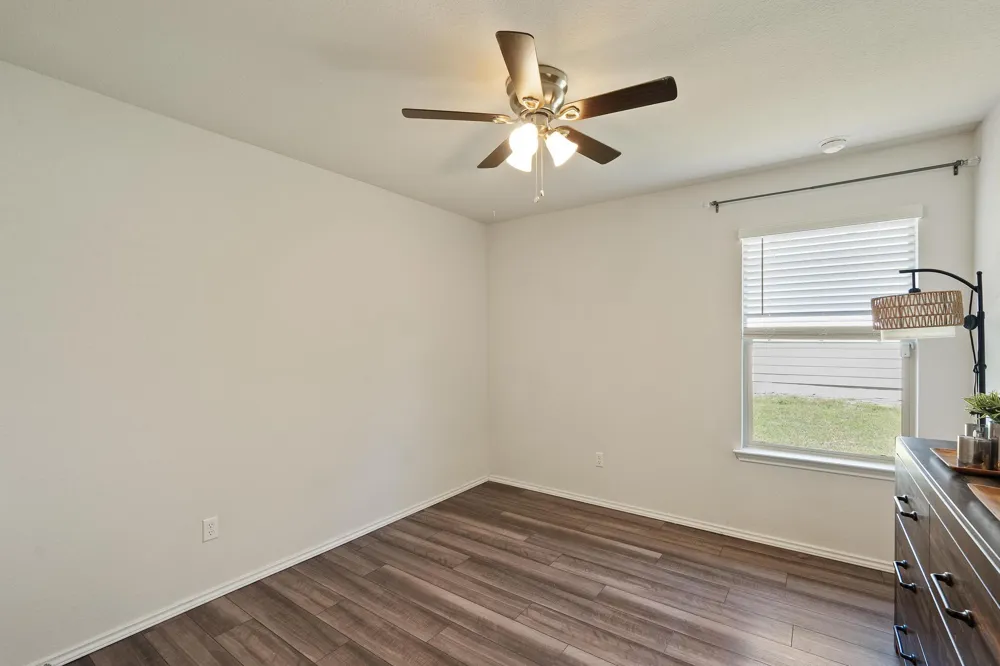 112 Pivot Drive Taylor, TX 76574
