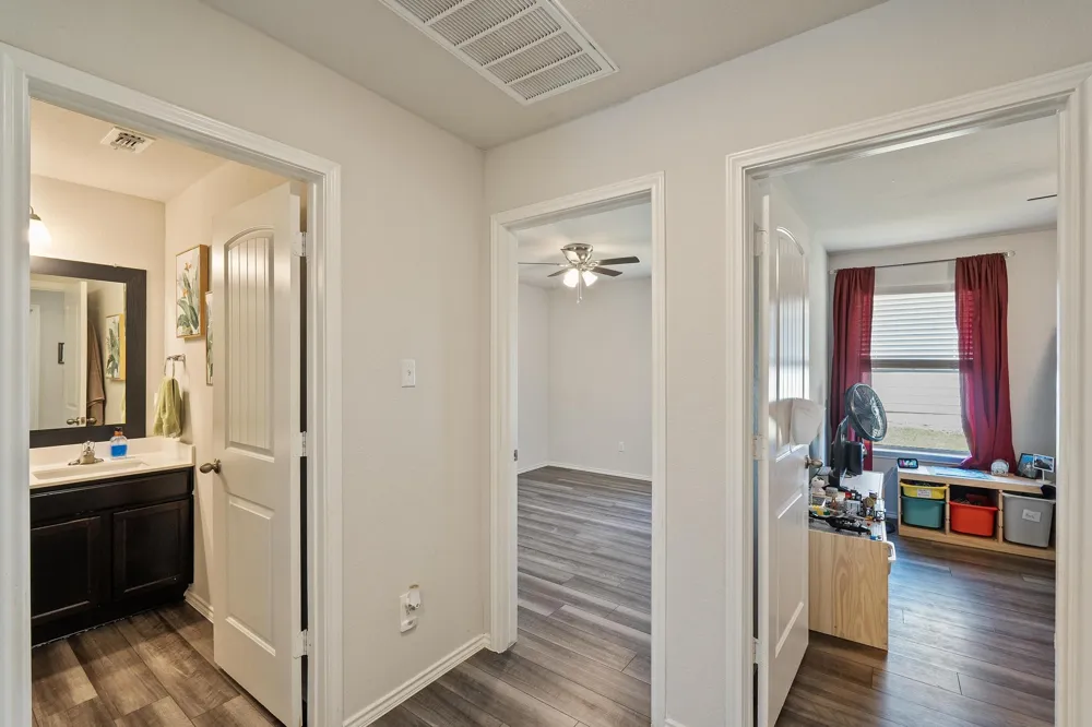 112 Pivot Drive Taylor, TX 76574