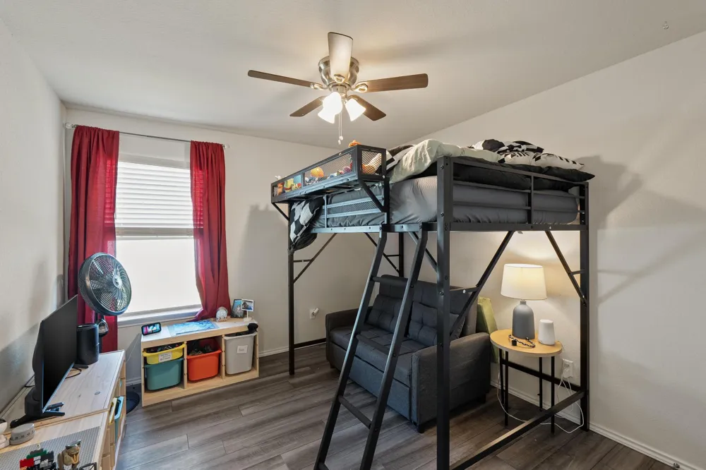 112 Pivot Drive Taylor, TX 76574