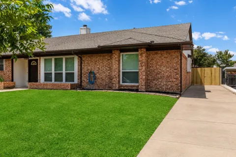 2429 Chestnut Way