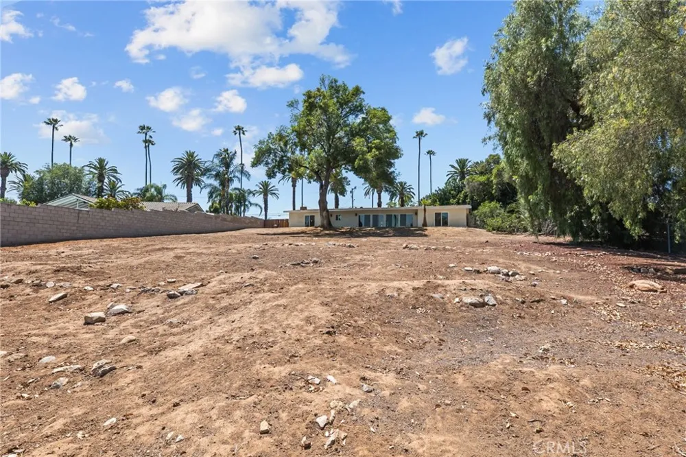 2791 Mcallister Riverside, CA 92503