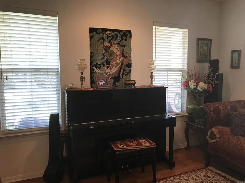 7908 Calle Oliva Carlsbad, CA 92009