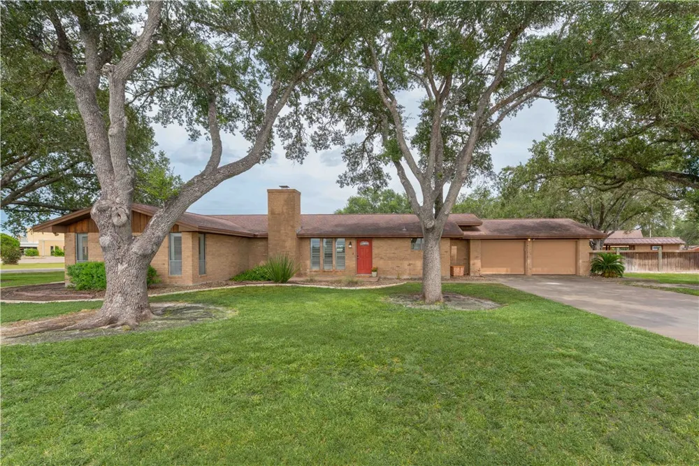 803 Thiel Street Orange Grove, TX 78372