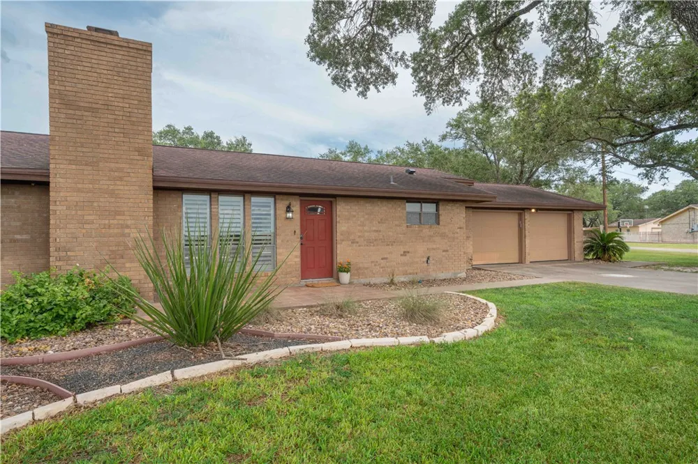 803 Thiel Street Orange Grove, TX 78372