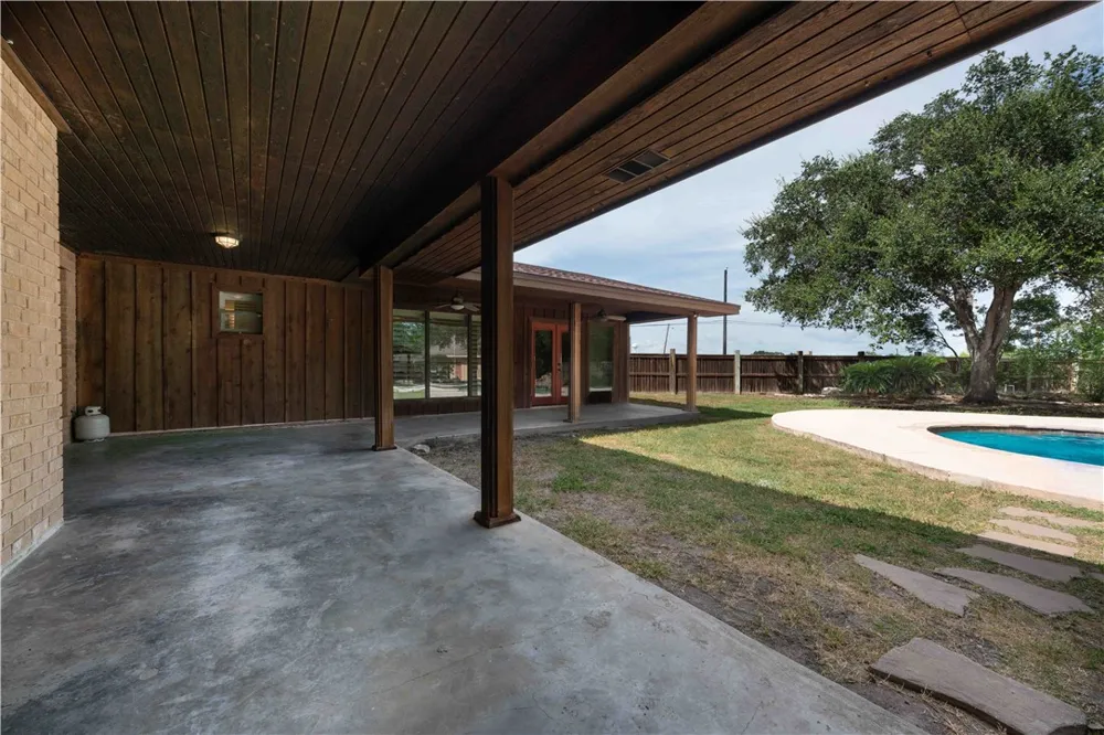 803 Thiel Street Orange Grove, TX 78372