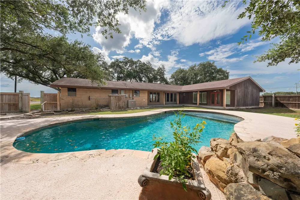 803 Thiel Street Orange Grove, TX 78372