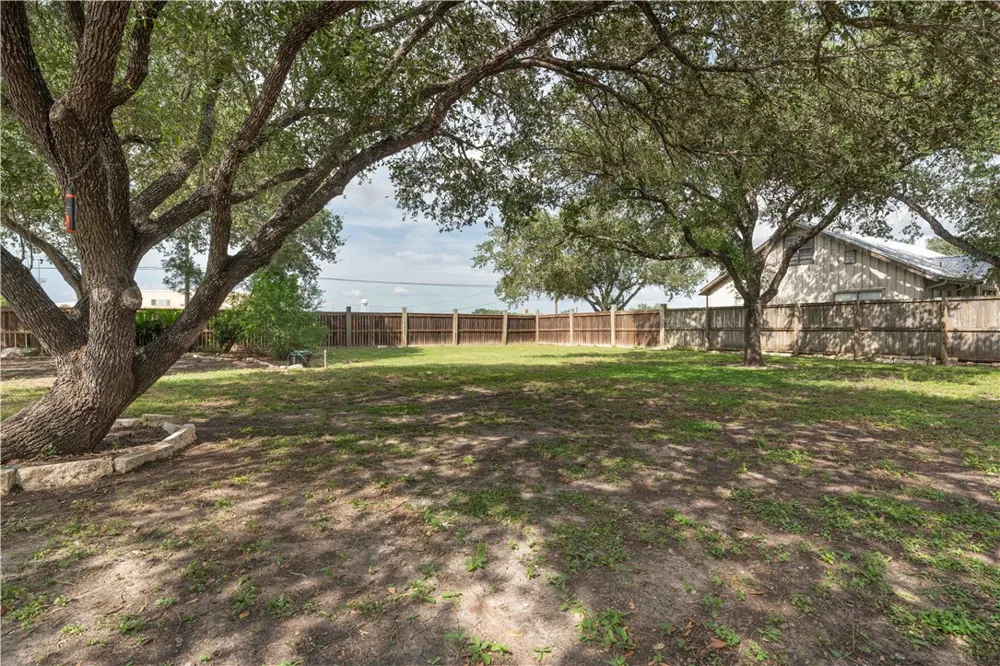 803 Thiel Street Orange Grove, TX 78372
