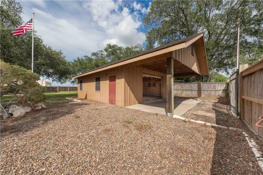 803 Thiel Street Orange Grove, TX 78372