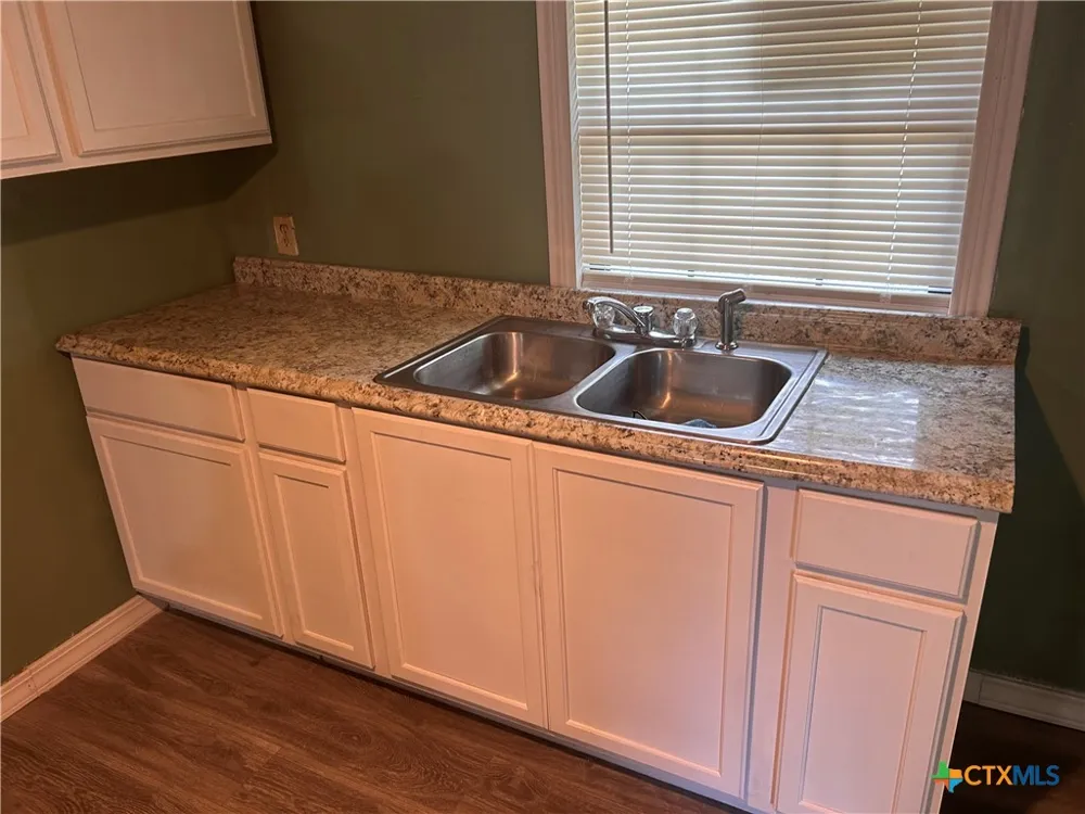 932 Anderson Seguin, TX 78155
