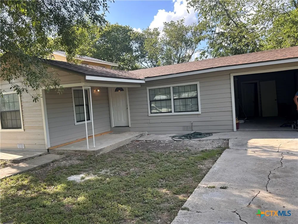 932 Anderson Seguin, TX 78155