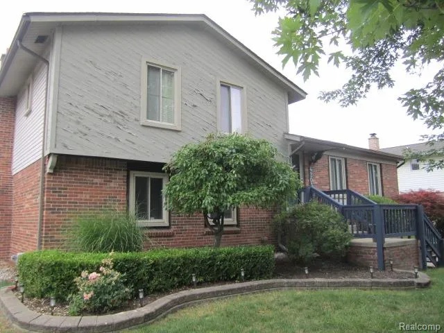 42039 Merrimac Circle Clinton Charter Township, MI 48038