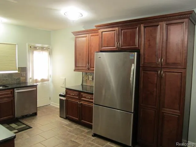 42039 Merrimac Circle Clinton Charter Township, MI 48038