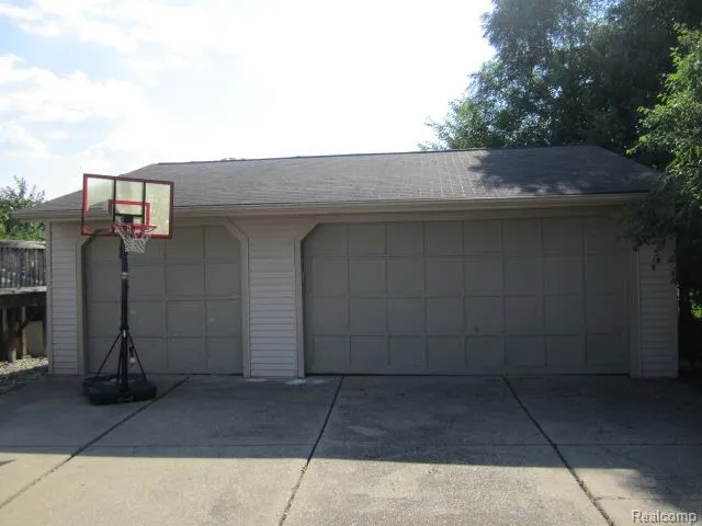 42039 Merrimac Circle Clinton Charter Township, MI 48038