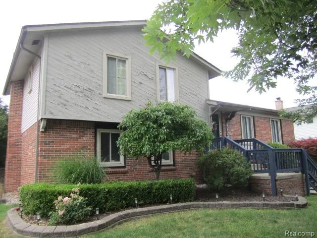 42039 Merrimac Circle Clinton Charter Township, MI 48038
