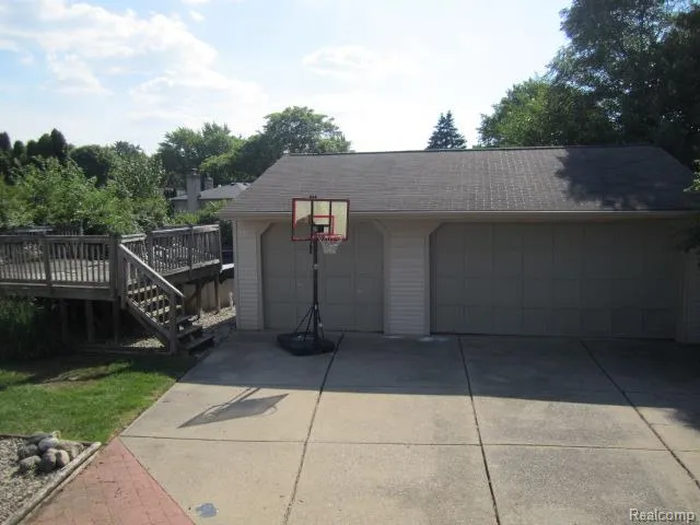 42039 Merrimac Circle Clinton Charter Township, MI 48038