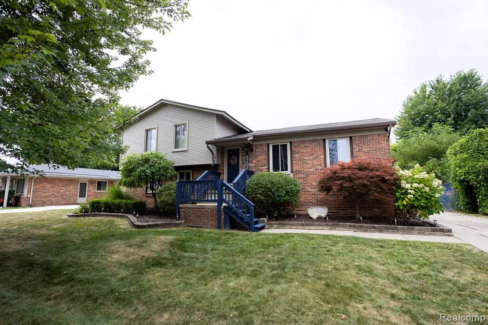 42039 Merrimac Circle Clinton Charter Township, MI 48038
