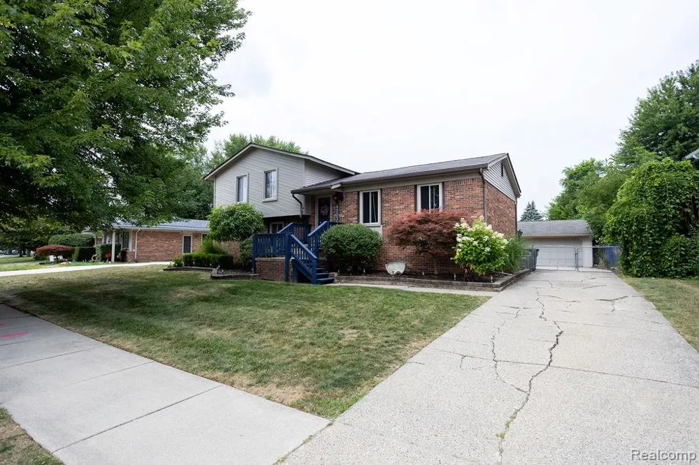 42039 Merrimac Circle Clinton Charter Township, MI 48038