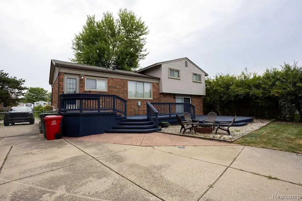 42039 Merrimac Circle Clinton Charter Township, MI 48038
