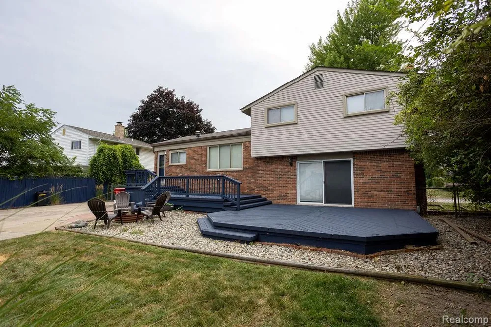 42039 Merrimac Circle Clinton Charter Township, MI 48038