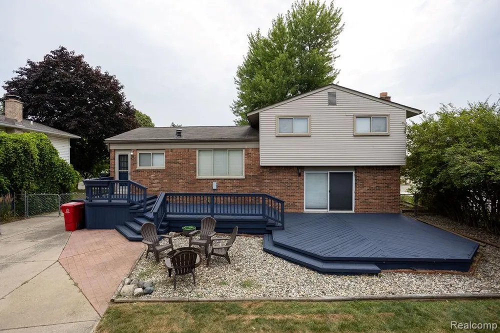 42039 Merrimac Circle Clinton Charter Township, MI 48038