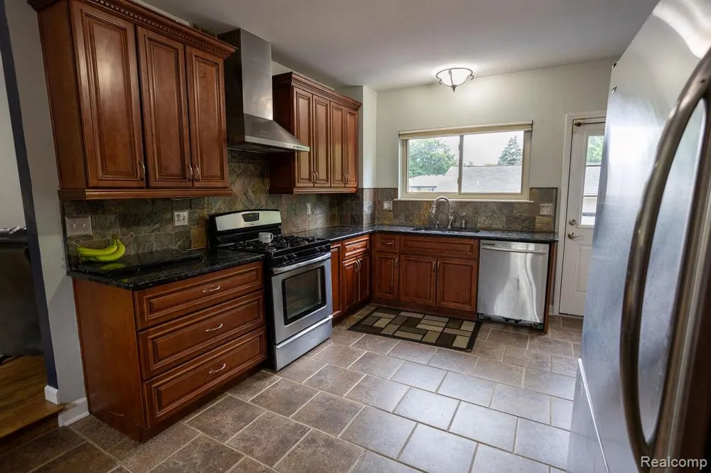 42039 Merrimac Circle Clinton Charter Township, MI 48038