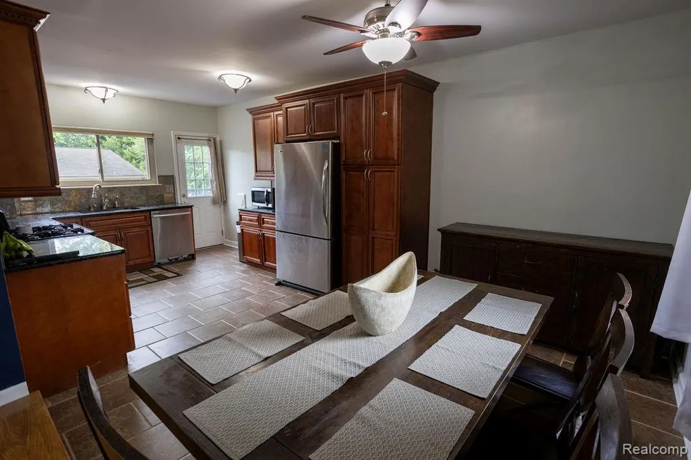 42039 Merrimac Circle Clinton Charter Township, MI 48038