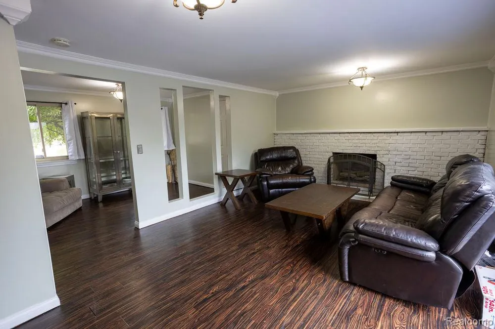 42039 Merrimac Circle Clinton Charter Township, MI 48038