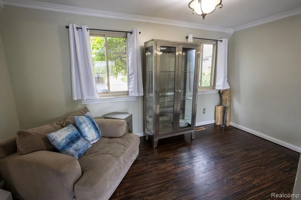 42039 Merrimac Circle Clinton Charter Township, MI 48038