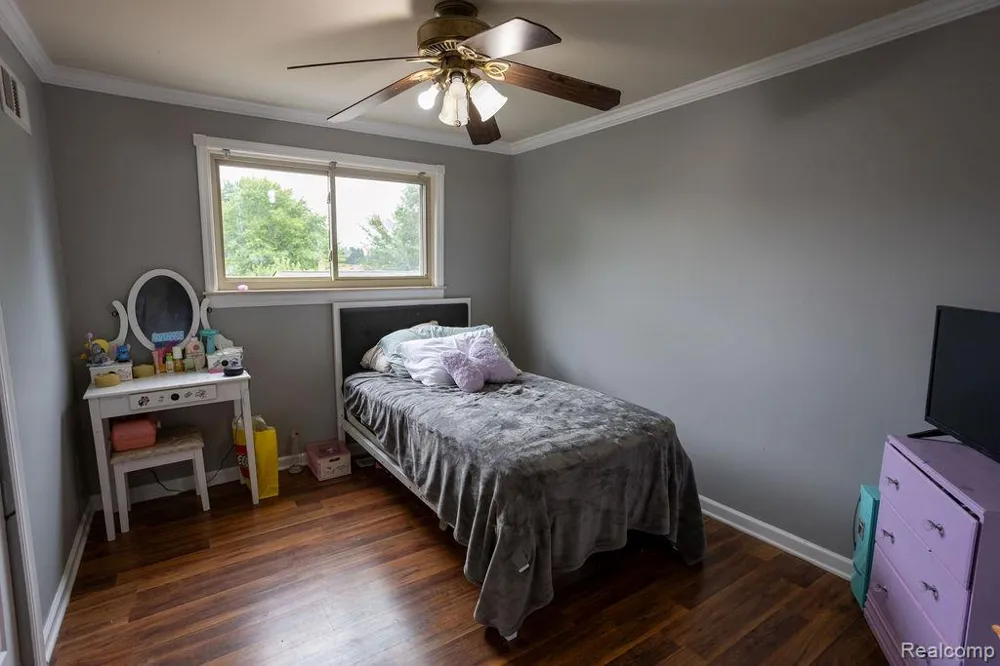 42039 Merrimac Circle Clinton Charter Township, MI 48038
