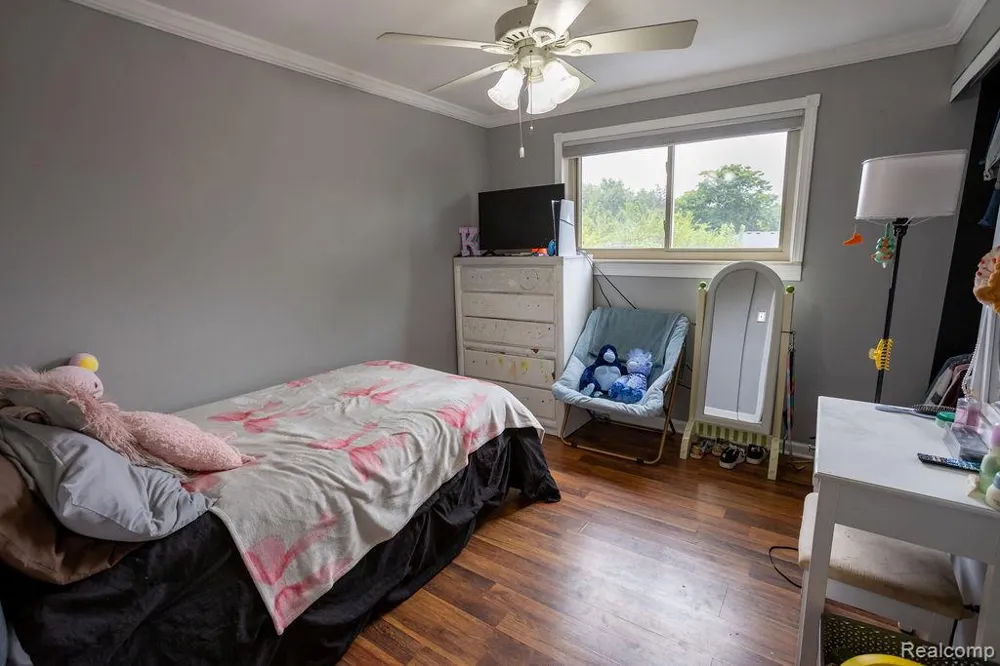 42039 Merrimac Circle Clinton Charter Township, MI 48038